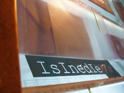 detalle exposicion sinedie 2006 en sala lai foto bego&ntilde;a mu&ntilde;oz 2006 cortesia de la autora para lai museum  reservados todos los derechos all rights reserved