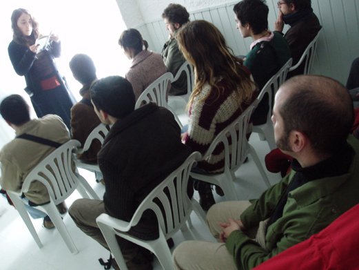 la actriz mar baranda lee textos seleccionados por caso en el transcurso de la accion llevada a cabo por jose francisco caso del corro en salalai el dia 1 de febrero de 2006 registro documental lai museum  foto bego�a mu�oz