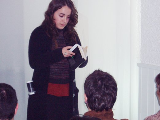 la actriz mar baranda ferrero en el transcurso de la accion llevada a cabo por caso en salalai el dia 1 de febrero de 2006 foto bego&ntilde;a mu&ntilde;oz 