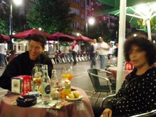 michael chia en la terraza del cafe dindurra de gijon foto jf carrascal 2007